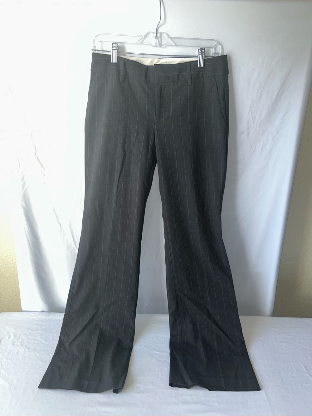 Banana Republic Martin Fit Size 4 Charcoal Pin Striped Flare Leg Pants 30 X 33